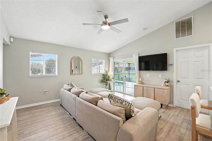 Image No.8-4 Bed Property for sale