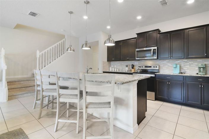 Image No.6-5 Bed Townhouse for sale