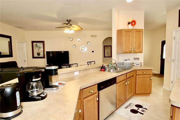 Image No.12-3 Bed Property for sale