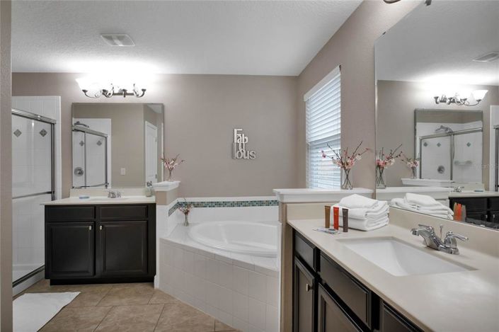 Image No.25-5 Bed Property for sale