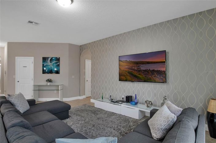 Image No.6-5 Bed Property for sale