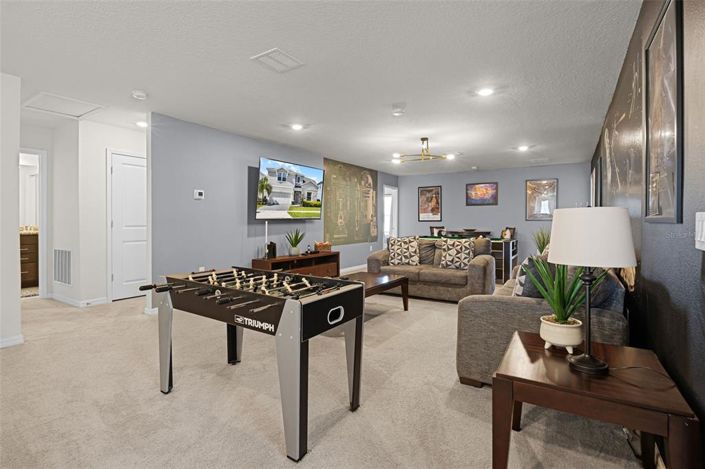 Image No.18-8 Bed Property for sale