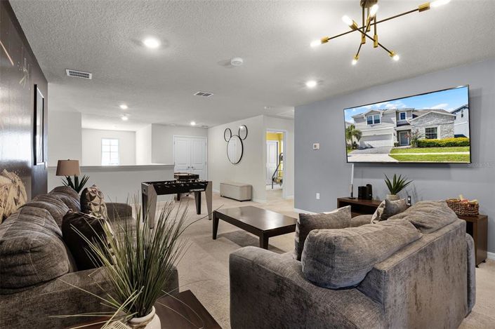 Image No.20-8 Bed Property for sale