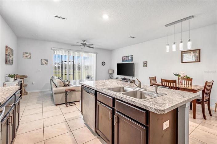 Image No.17-3 Bed Townhouse for sale