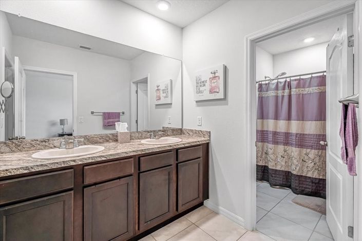 Image No.29-3 Bed Townhouse for sale