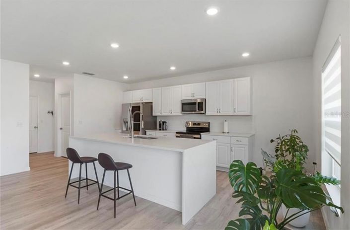 Image No.7-4 Bed Property for sale