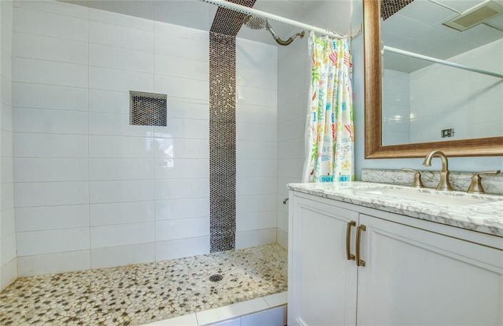 Image No.38-3 Bed Property for sale