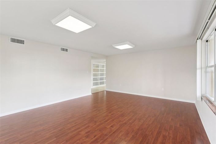 Image No.11-3 Bed Property for sale