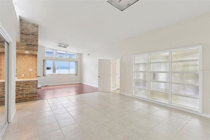 Image No.16-3 Bed Property for sale