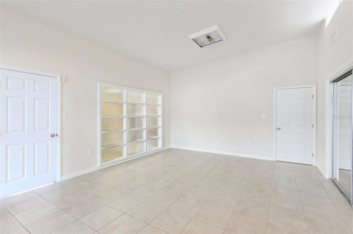 Image No.17-3 Bed Property for sale