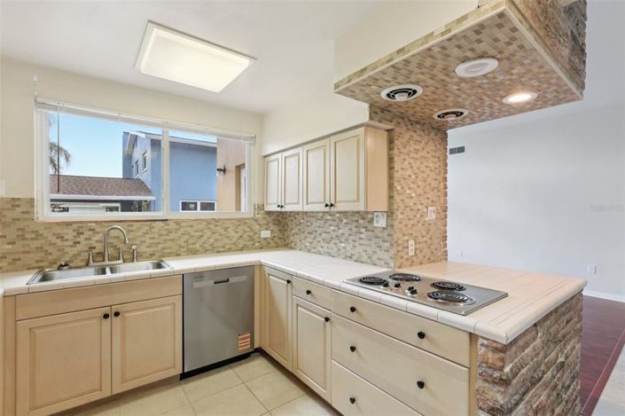 Image No.22-3 Bed Property for sale