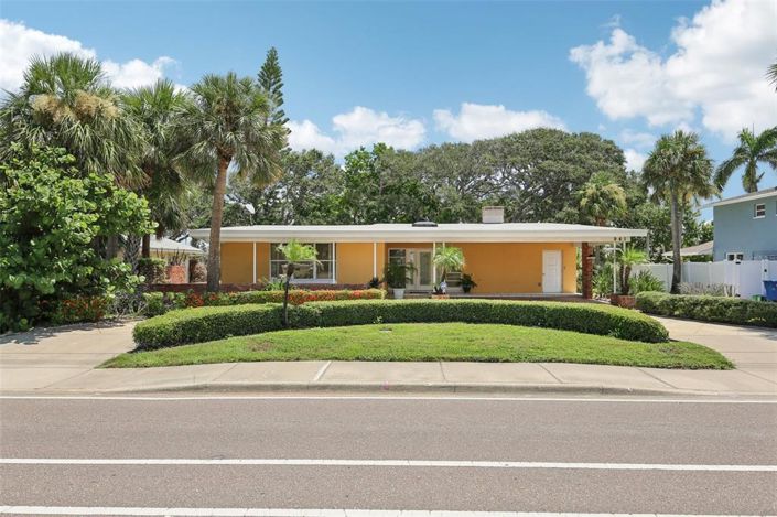 Image No.3-3 Bed Property for sale