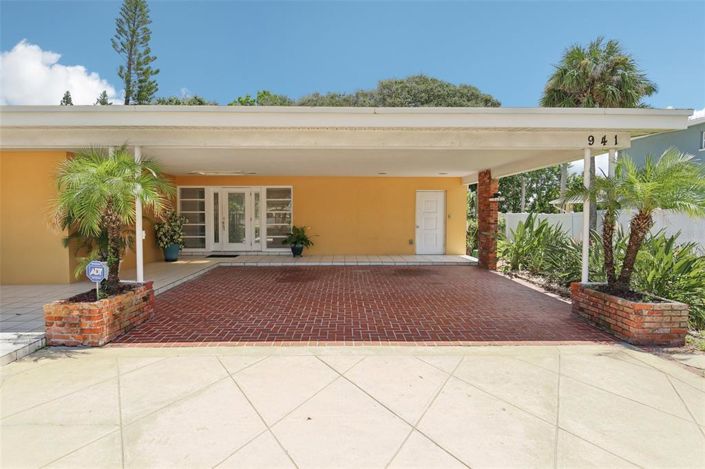 Image No.51-3 Bed Property for sale