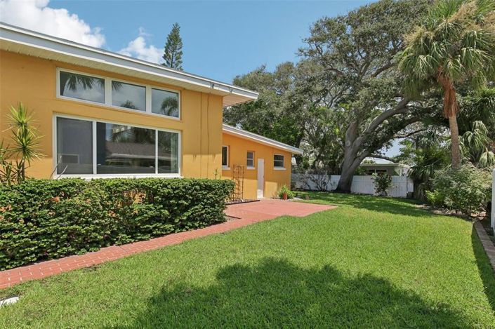 Image No.54-3 Bed Property for sale