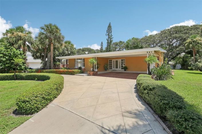 Image No.60-3 Bed Property for sale