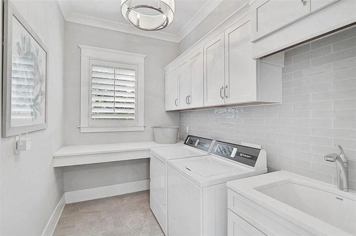 Image No.32-4 Bed Property for sale