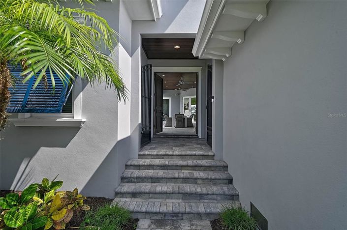 Image No.4-4 Bed Property for sale