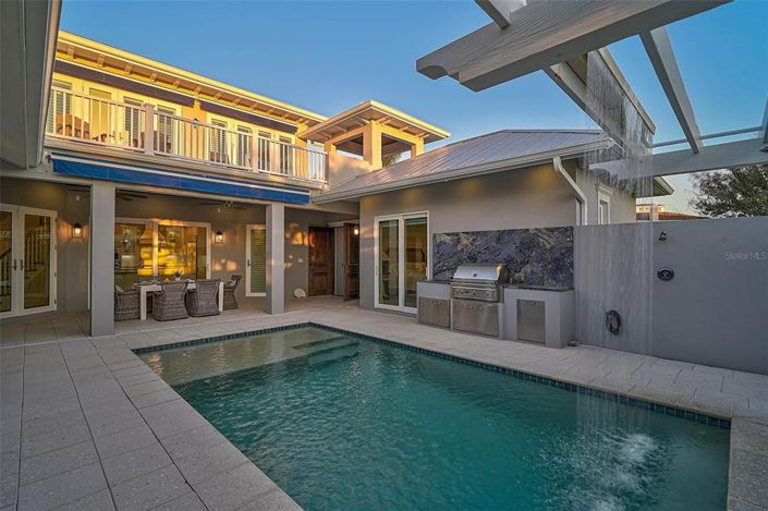 Image No.7-4 Bed Property for sale