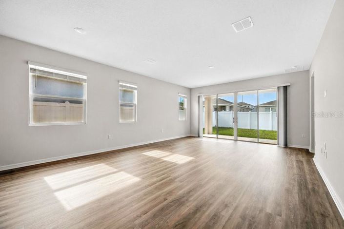 Image No.12-4 Bed Property for sale