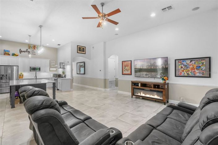 Image No.10-5 Bed Property for sale