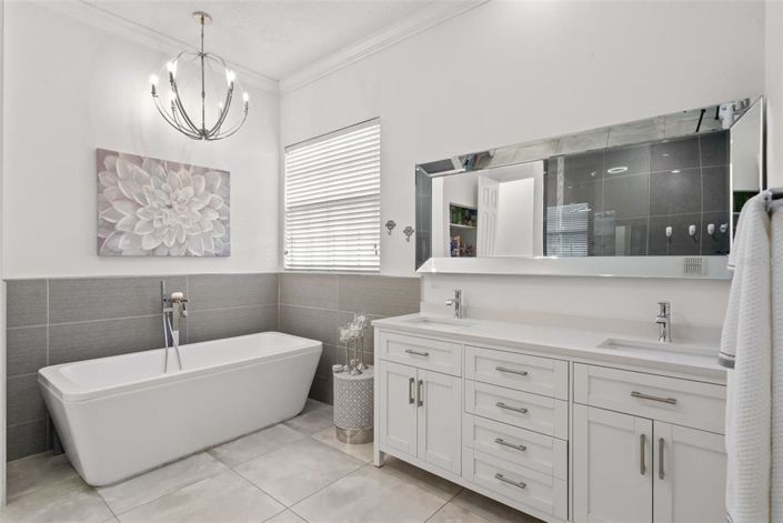 Image No.15-5 Bed Property for sale