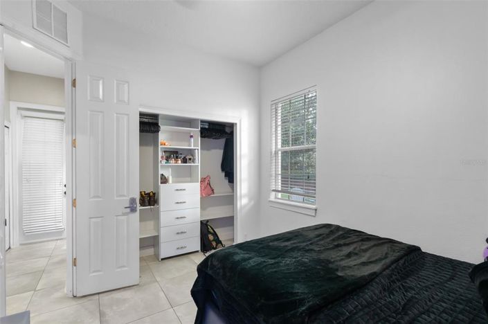 Image No.18-5 Bed Property for sale