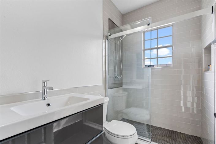 Image No.19-5 Bed Property for sale