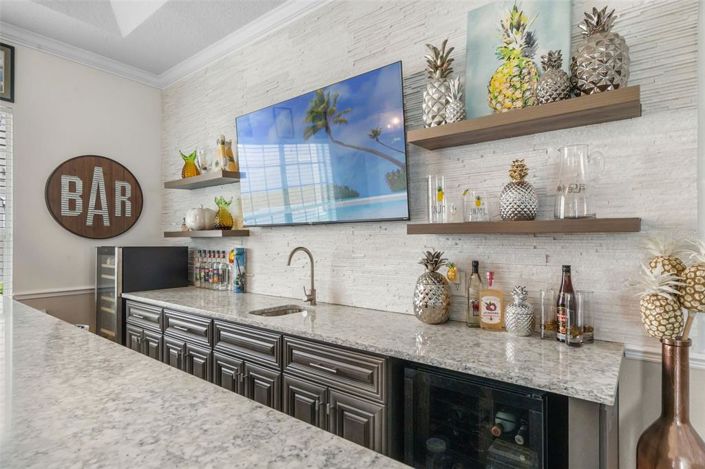 Image No.5-5 Bed Property for sale