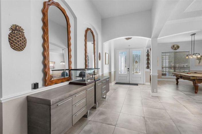 Image No.6-5 Bed Property for sale