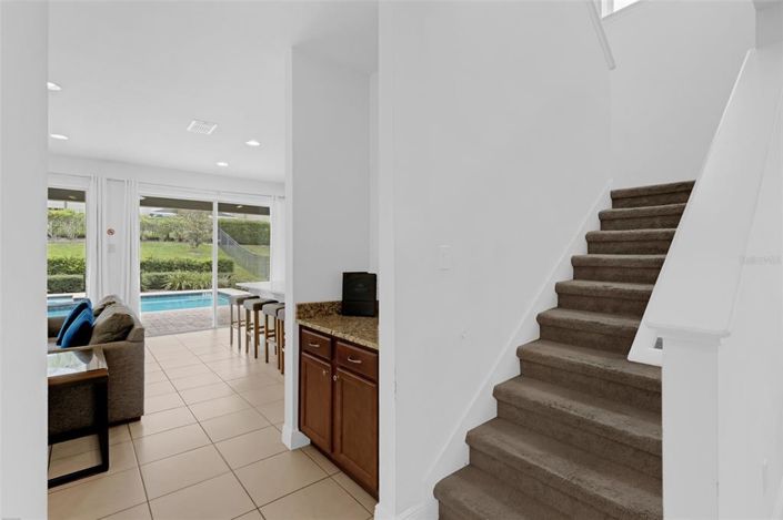 Image No.20-6 Bed Property for sale