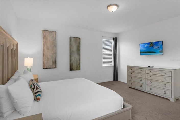 Image No.24-6 Bed Property for sale