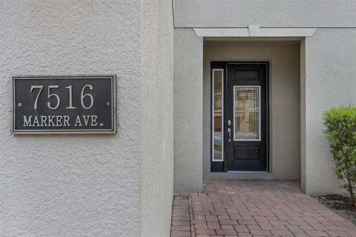 Image No.3-6 Bed Property for sale