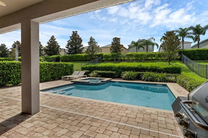 Image No.40-6 Bed Property for sale