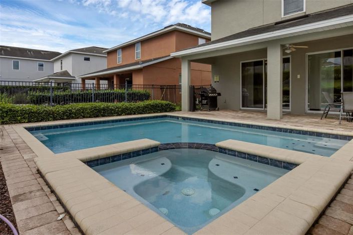 Image No.44-6 Bed Property for sale