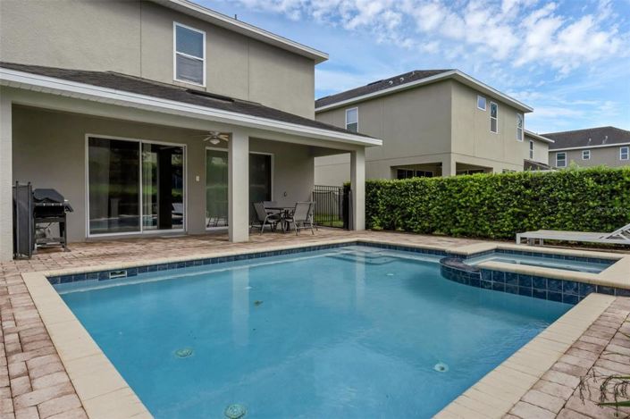 Image No.45-6 Bed Property for sale