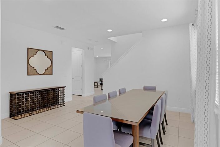 Image No.5-6 Bed Property for sale