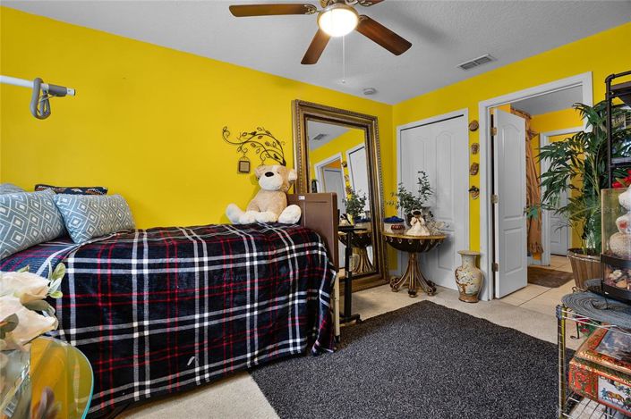 Image No.17-5 Bed Property for sale