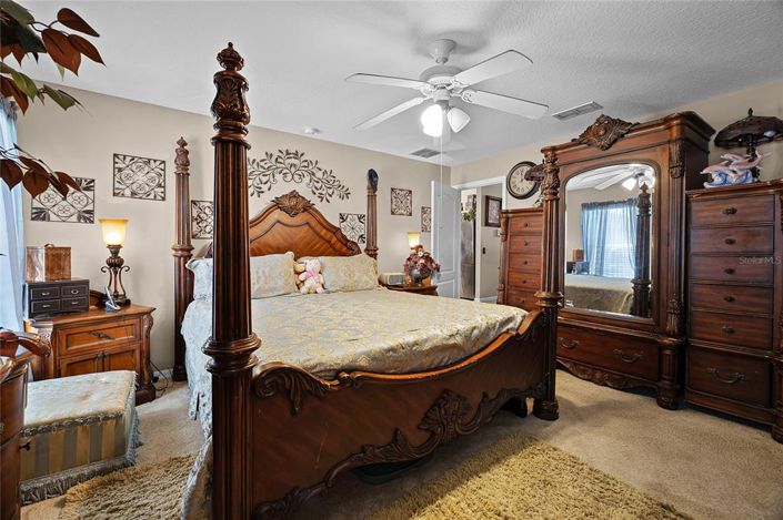 Image No.20-5 Bed Property for sale