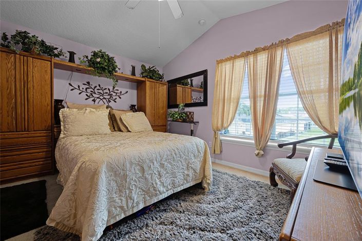 Image No.32-5 Bed Property for sale