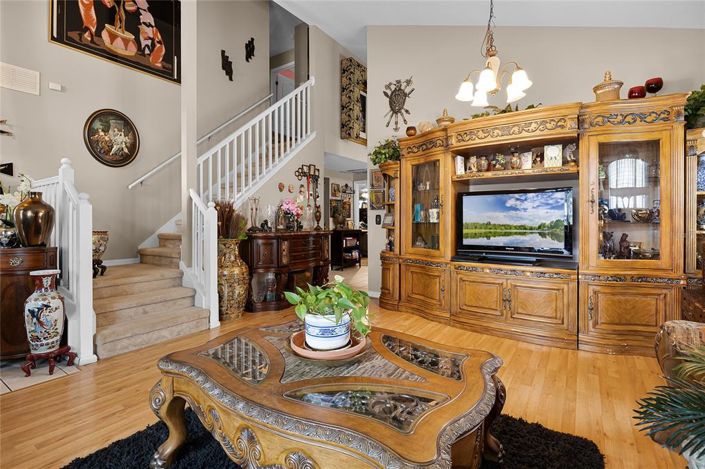 Image No.6-5 Bed Property for sale