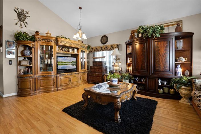 Image No.7-5 Bed Property for sale