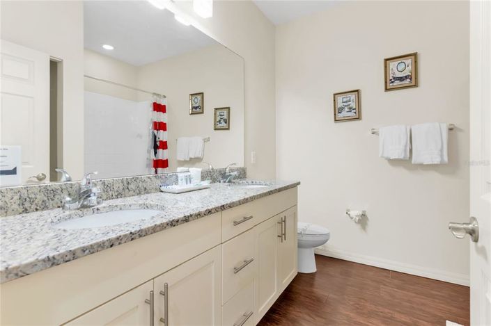 Image No.18-3 Bed Townhouse for sale