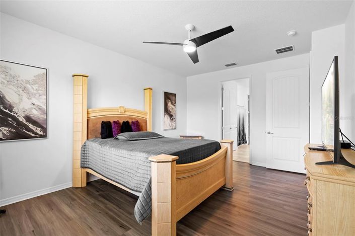 Image No.28-2 Bed Property for sale