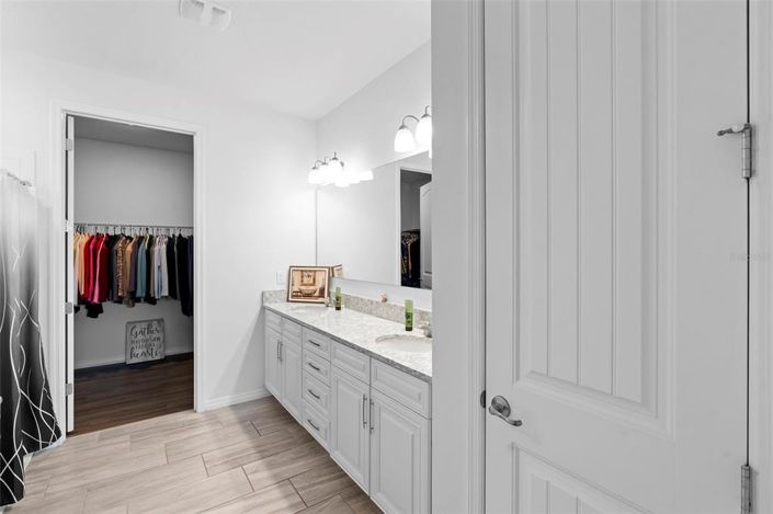 Image No.30-2 Bed Property for sale