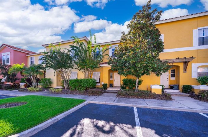 Image No.1-3 Bed Townhouse for sale