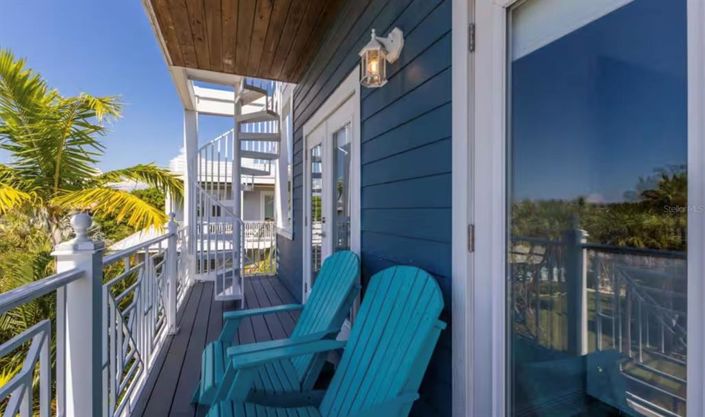 Image No.21-6 Bed Property for sale