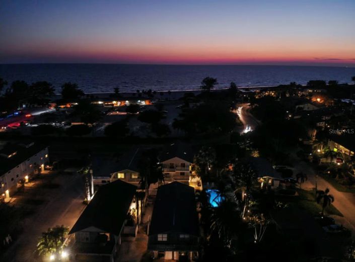 Image No.37-6 Bed Property for sale