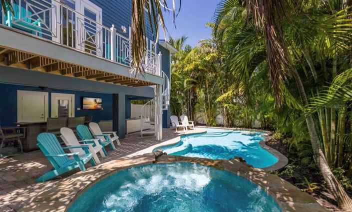 Image No.4-6 Bed Property for sale