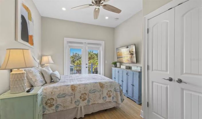 Image No.8-6 Bed Property for sale