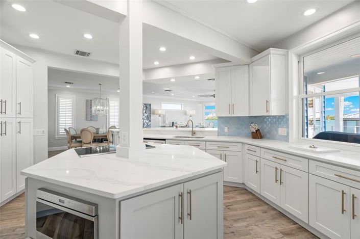 Image No.19-5 Bed Property for sale